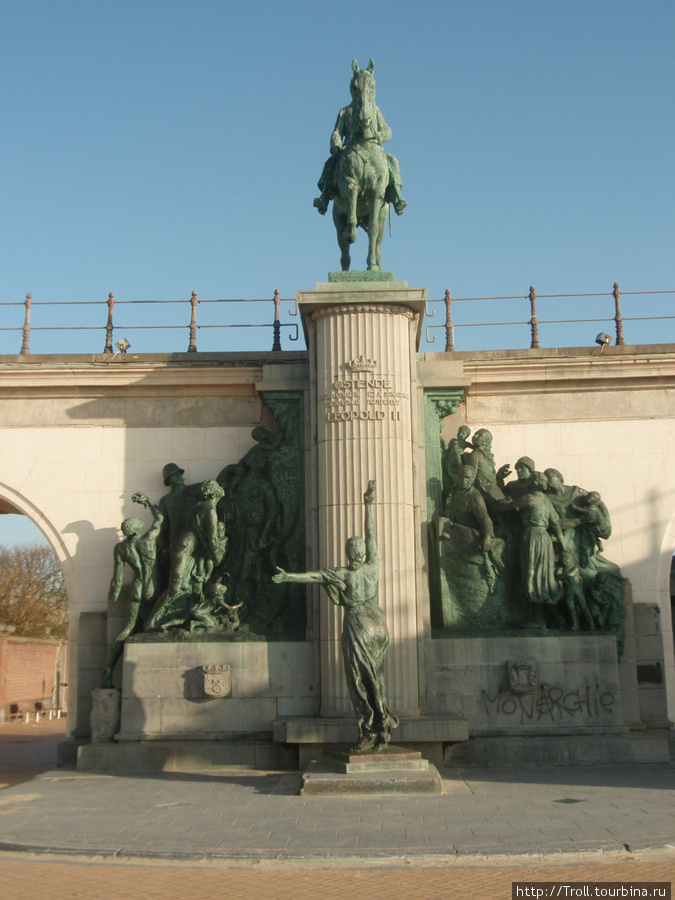 Памятник королю Леопольду II Остенде, Бельгия