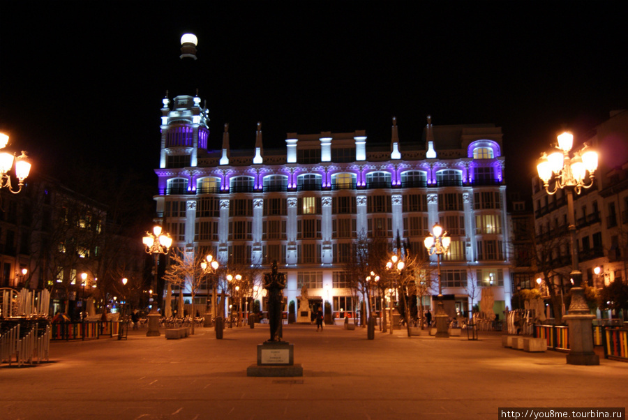 Святая Анна днем и ночью Мадрид, Испания