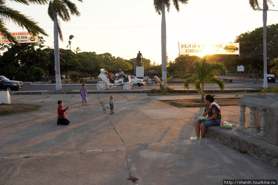 Начало бульвара Гранада, Никарагуа