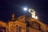 Луна над кафедральным собором Вознесения Девы Марии