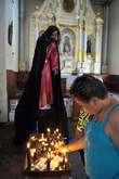 Свечи в церкви Святого Франциска в Леоне
