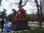 Памятник Семену Эзровичу Дувану