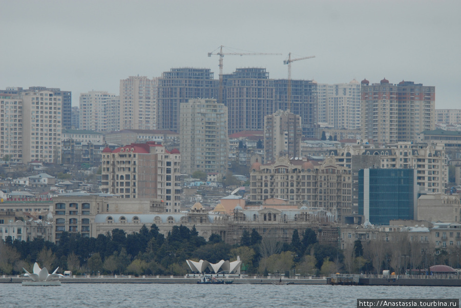 Все со второй линии — это новострой, еще строится Баку, Азербайджан