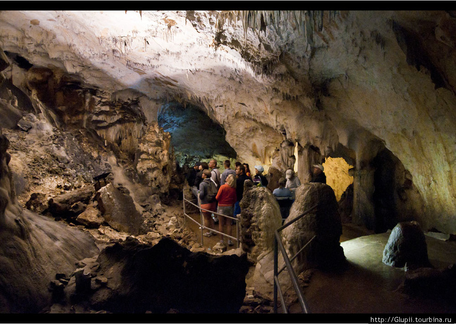Здесь и далее пещера Эмине-Баир-Хосар. Республика Крым, Россия