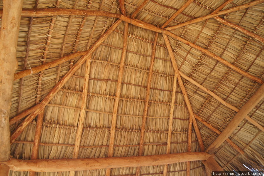 Соломенная крыша Сан-Хуан-дель-Сур, Никарагуа