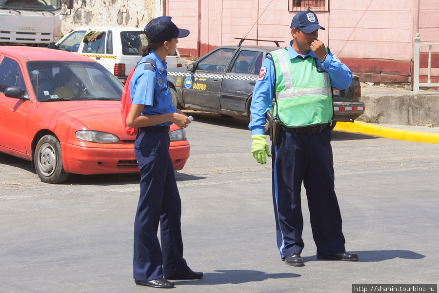 Полицейские на улице Сан-Хуан-дель-Сур, Никарагуа