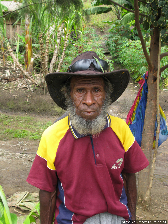 Старый папуас Папуа-Новая Гвинея