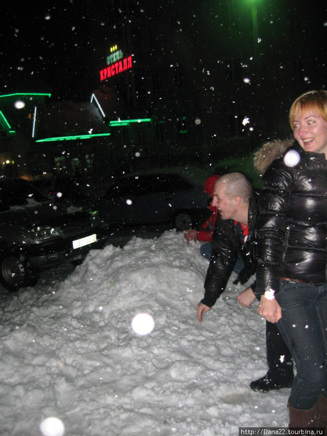 Играемся в снежки)))