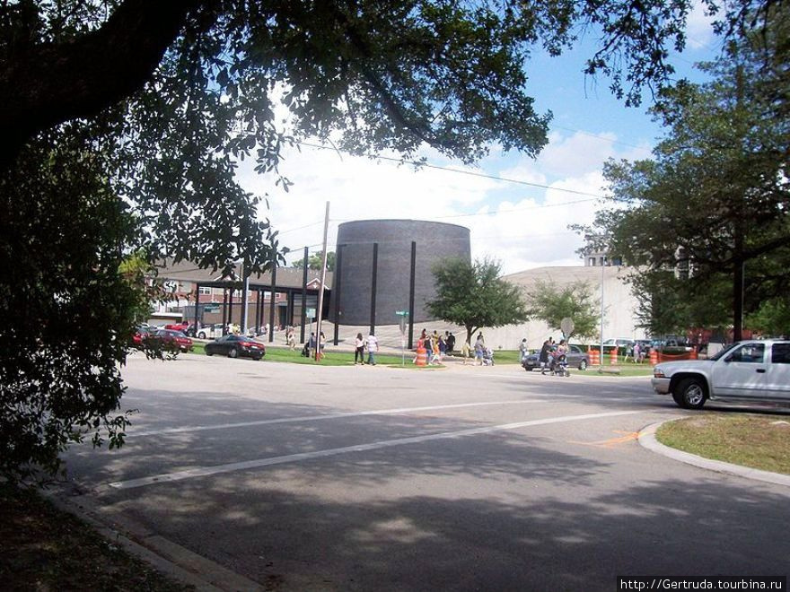 Музей памяти жертв холокоста / Holocaust Museum Houston