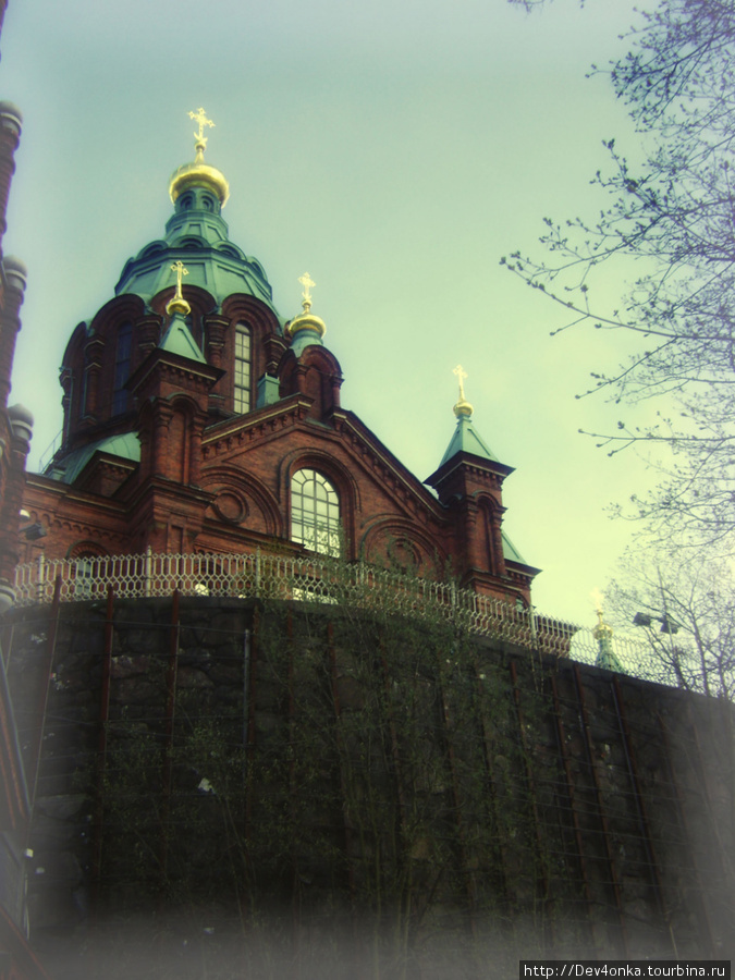 Успенский собор недалеко от Торговой площади Хельсинки, Финляндия