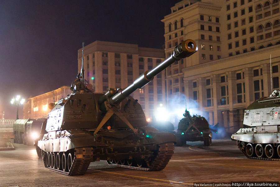 Cамоходные артиллерийские установки «Мста-С» Москва, Россия