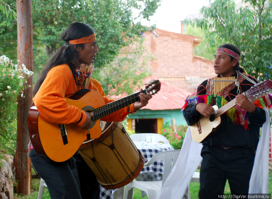 Уличные музыканты Урубамба, Перу