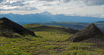Вид на долину Большой Хапицы и хребет Кумроч.