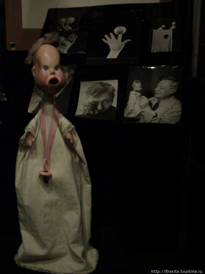 Кукла в музее и на сцене.