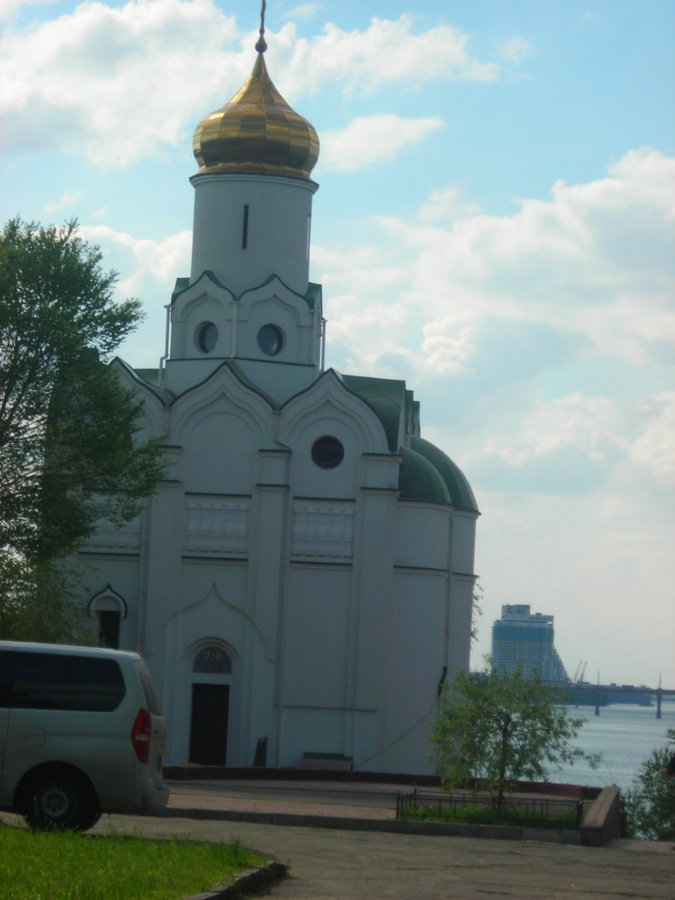Днепропетровск. Храм на Монастырском острове. Днепр, Украина