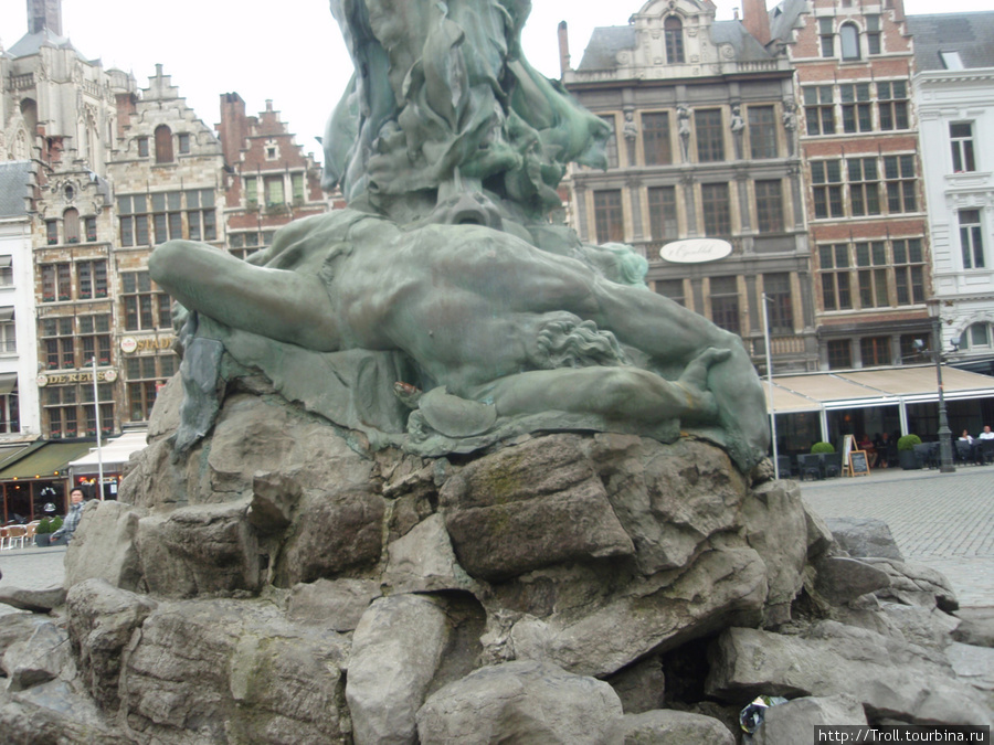 Собственно, сам сраженный Антигон Антверпен, Бельгия
