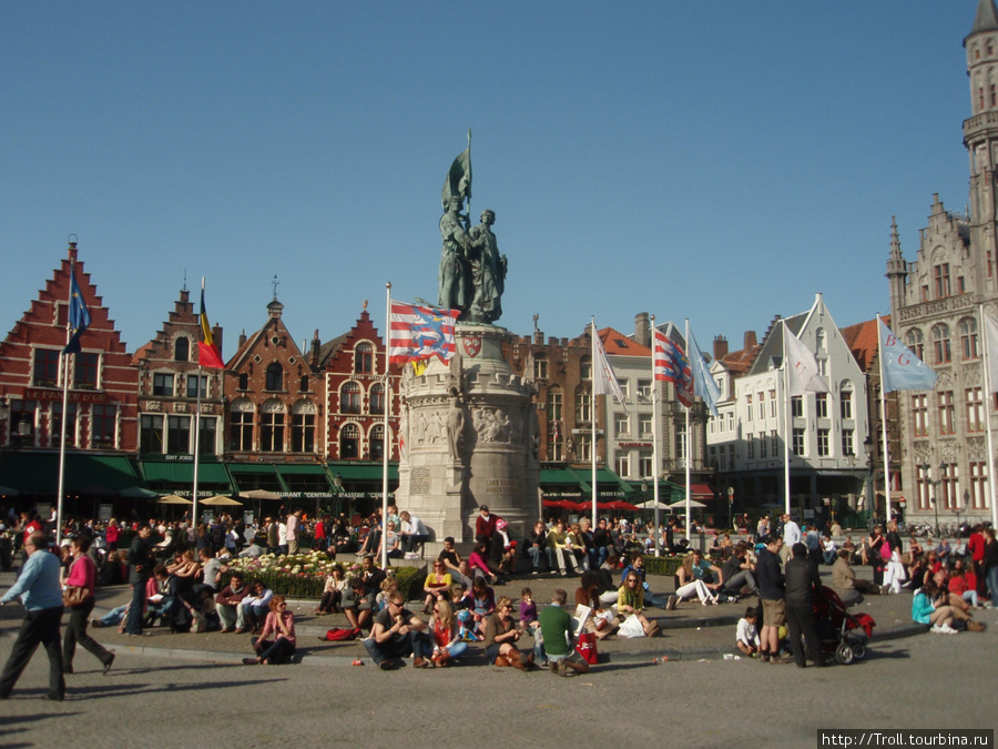 Памятник Яну Брейделю и Питеру Конинку Брюгге, Бельгия