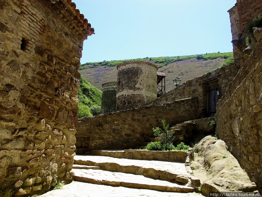 Давид Гaреджи,пещерный обитаемый монастырь. Давидо-Гареджийский монастырский комплекс, Грузия