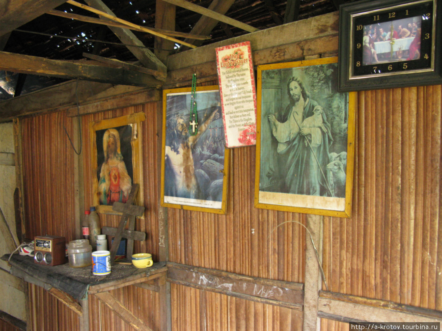Внутри папуасского дома Варомо, Папуа-Новая Гвинея