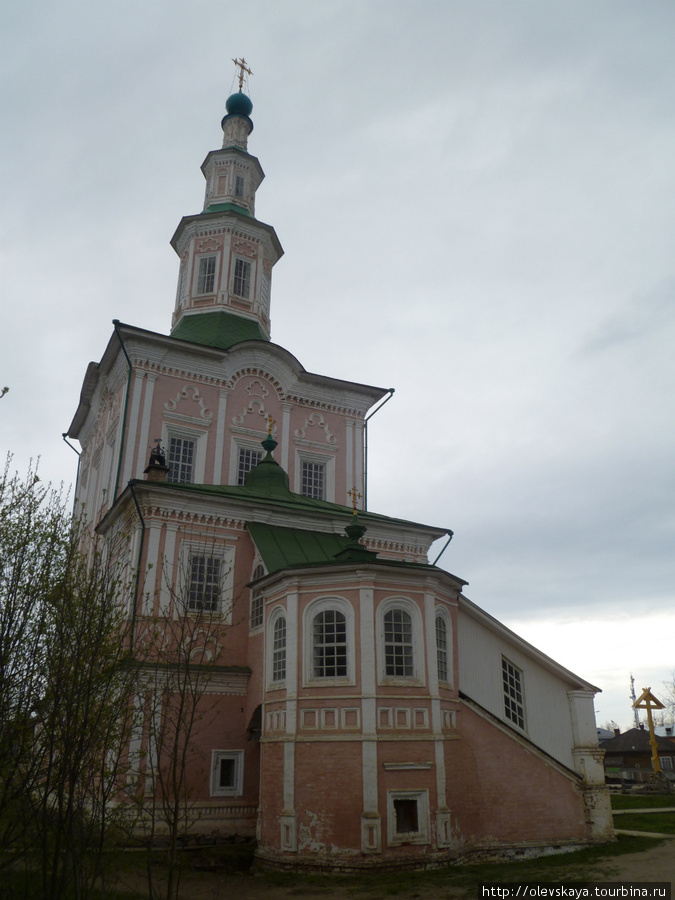 Действующий Рождественский храм Тотьма, Россия