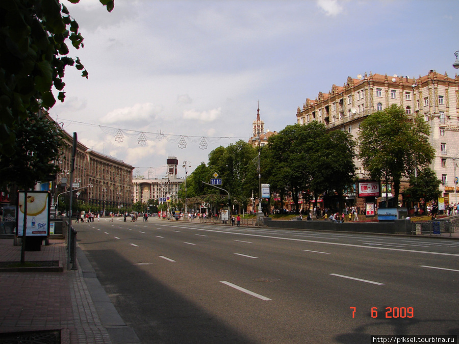 Крещатик. Вид в сторону пл.Независимости Киев, Украина