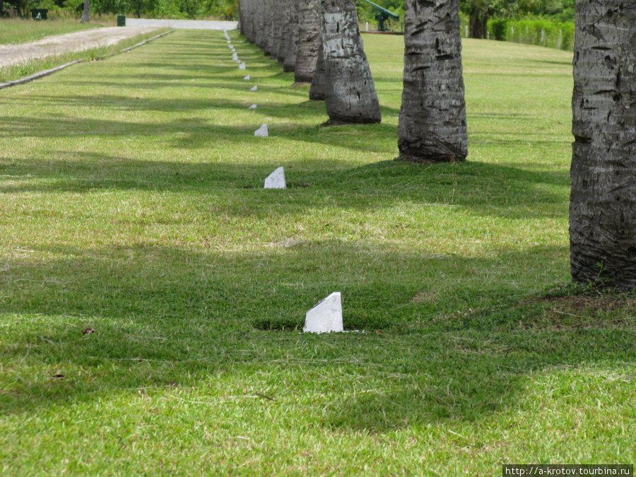 Кладбище поддерживается в образцовом порядке, на деньги австралийцев Вевак, Папуа-Новая Гвинея