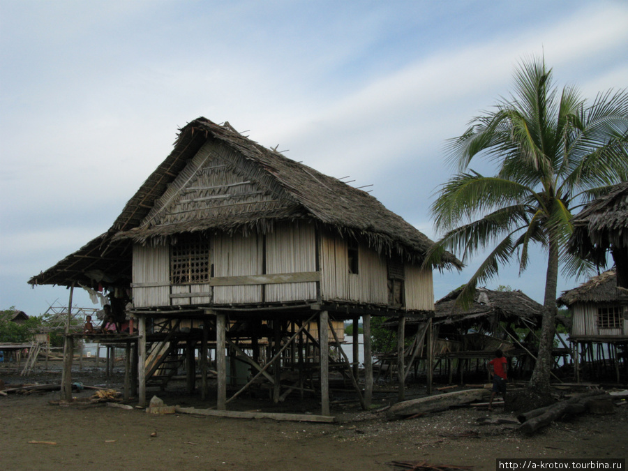 Жилой дом в деревне Кауп Провинция Восточный Сепик, Папуа-Новая Гвинея