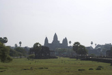 Ангко́р-Ват  — гигантский храмовый комплекс, посвящённый богу Вишну, в Камбодже. Является крупнейшим из когда-либо созданных культовых сооружений и одним из важнейших археологических памятников мира. Построен во времена короля Сурьявармана II (1113—1150).