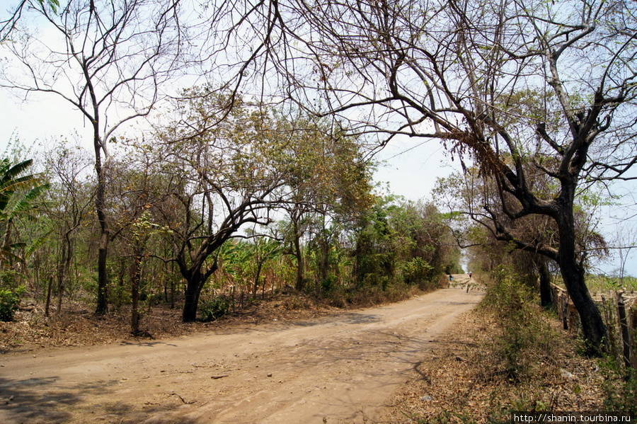 Пустынная дорога на Мериду Остров Ометепе, Никарагуа
