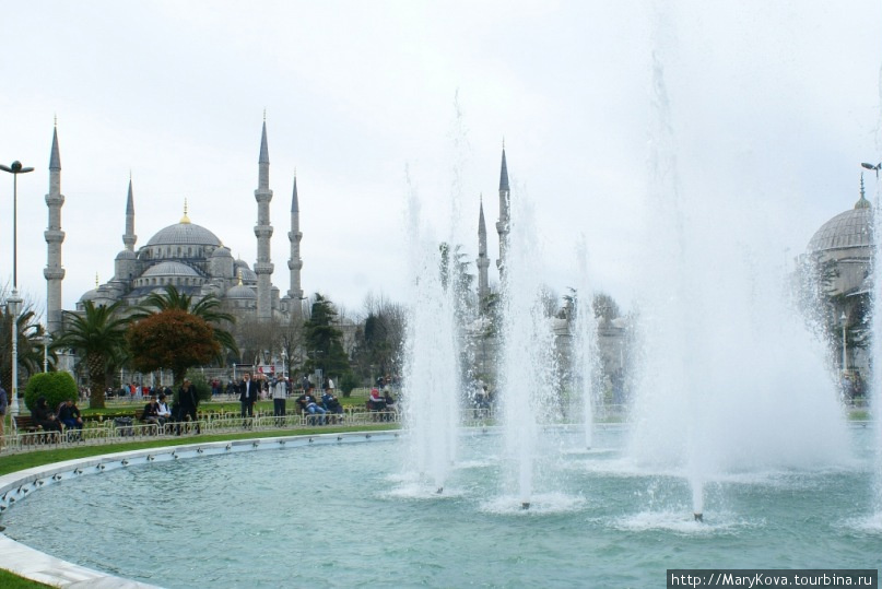 Гёк-джами -Голубая мечеть 1616г. Главная мечеть Стамбула. Стамбул, Турция