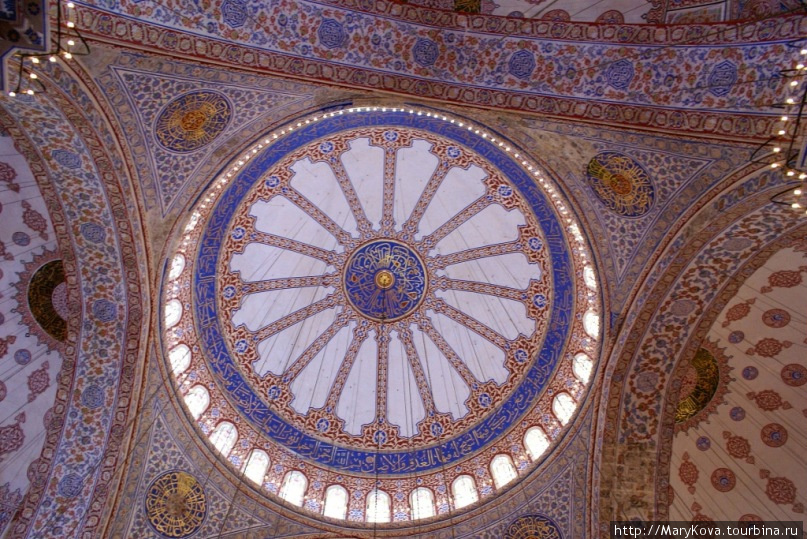 голубая мечеть вид изнутри. Стамбул, Турция