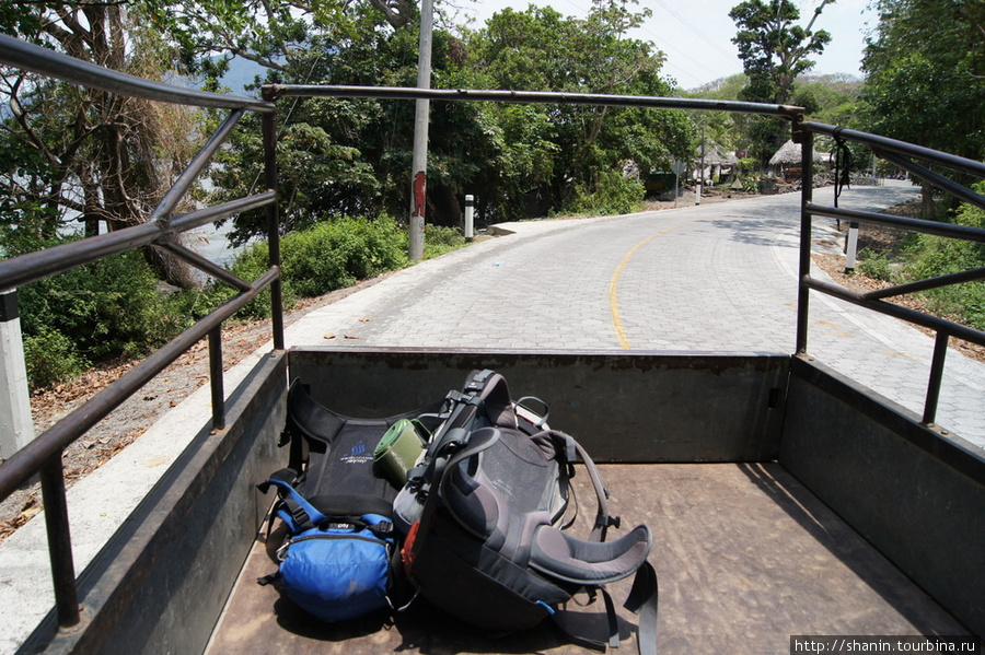 В кузове попутного грузовика Остров Ометепе, Никарагуа