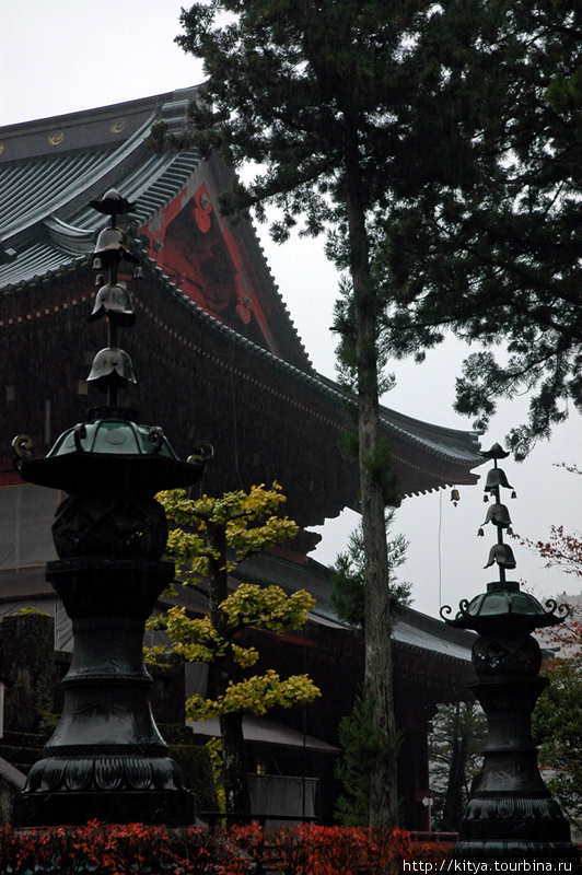 В храме Риннодзи Никко, Япония