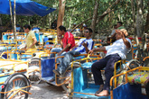 Рикши на работе, в ожидании туристов