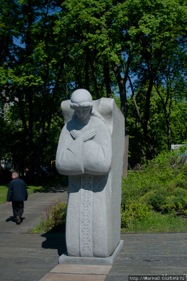 Мемориал памяти жертв голодоморов в Украине Киев, Украина