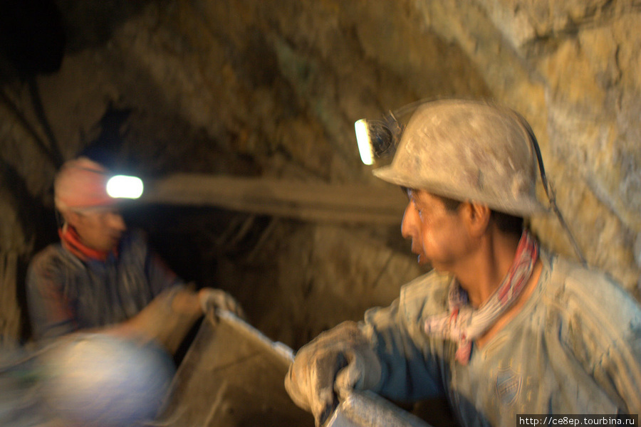 Экскурсия в действующие шахты Потоси, Боливия