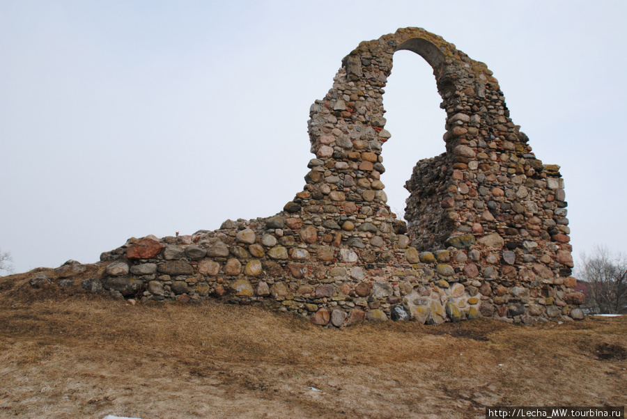 Развалины замка Резекне Лудза, Латвия