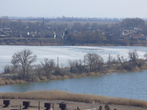 Разница между соленым и пресным озером хорошо видна зимой или ранней весной
