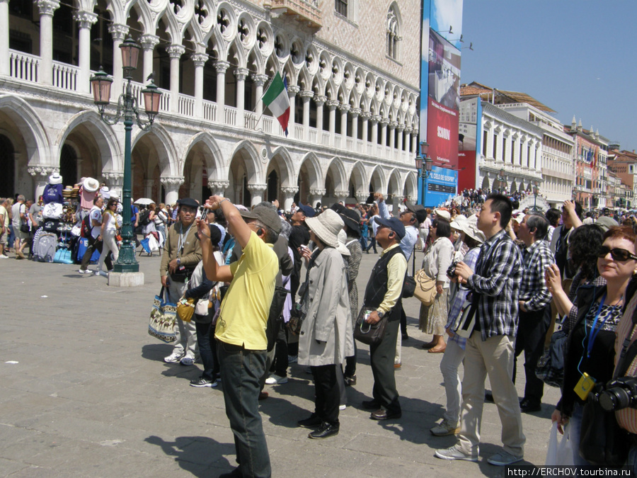 Люди в Венеции Венеция, Италия