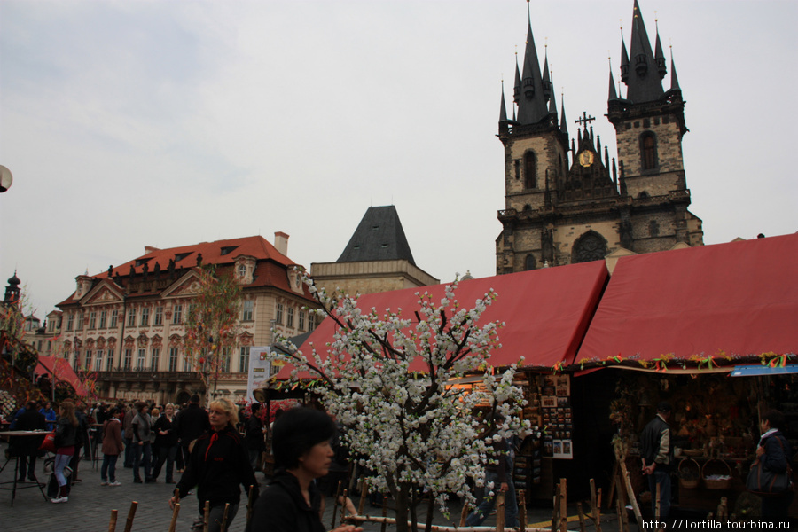 Ярмарка на Староместской площади Прага, Чехия