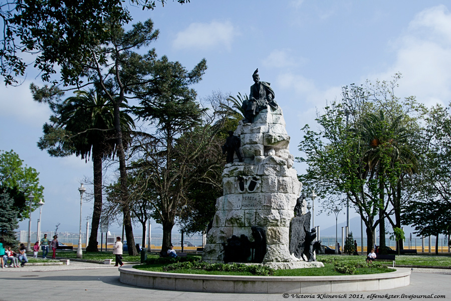 Памятник Хосе Марии де Переда — испанскому писателю, учившемуся в университете Сантандера. Сантандер, Испания