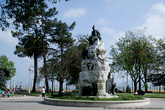 Памятник Хосе Марии де Переда — испанскому писателю, учившемуся в университете Сантандера.