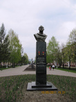 памятник летчику-космонавту А.А. Леонову- первому человеку, вышедшему в открытый космос