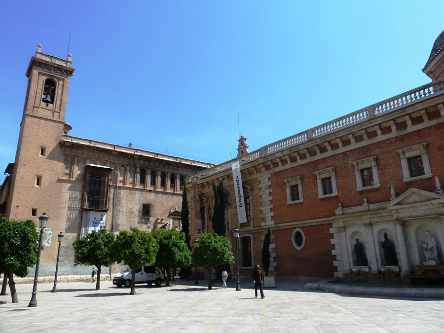 Университет Валенсия, Испания