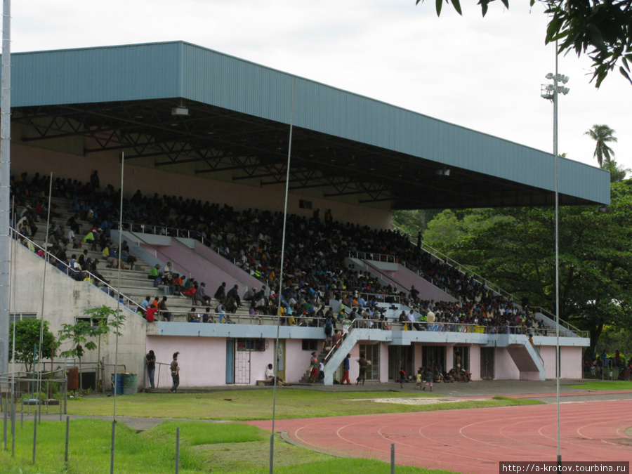 Стадион, на котором выступает христианский проповедник Лае, Папуа-Новая Гвинея