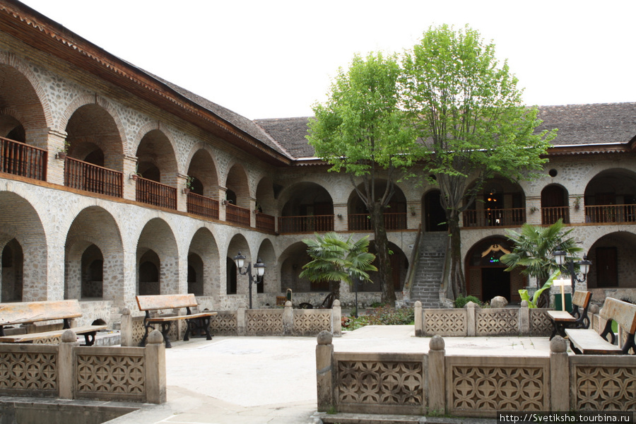 Караван-сарай - трехсотлетняя гостиница Шеки, Азербайджан