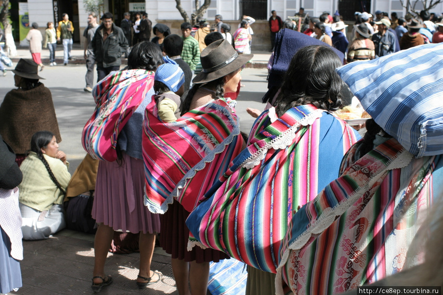 Дома, люди и особенности Сукре Сукре, Боливия