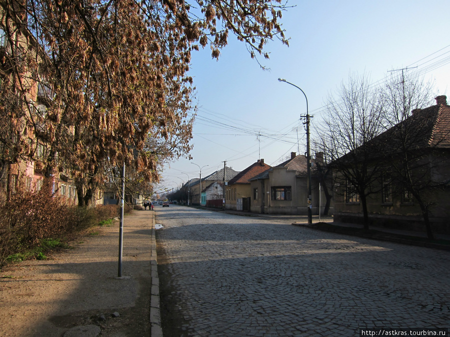 Мукачево (2011.03). Замок «Паланок» и центр города Мукачево, Украина