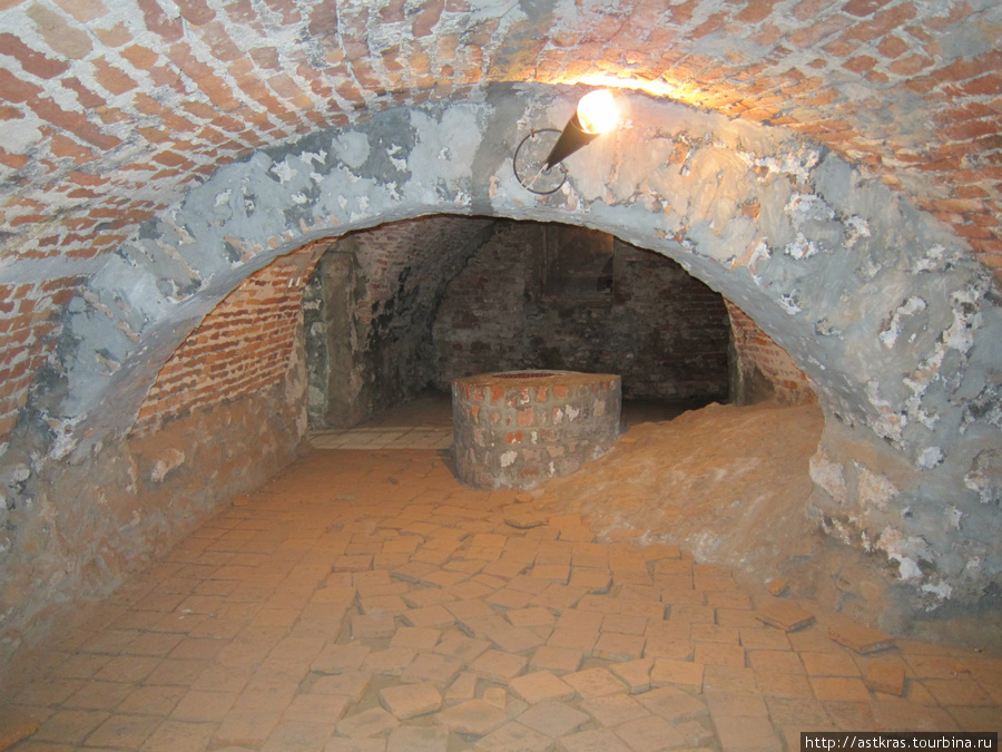 подземелья замка Мукачево, Украина