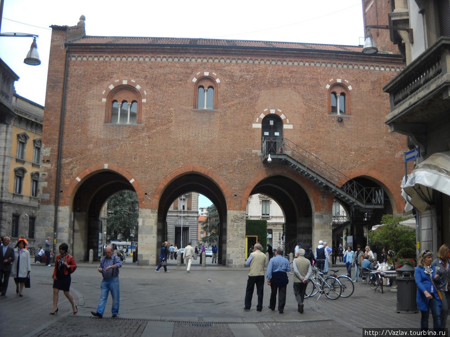 Аркады здания Монца, Италия